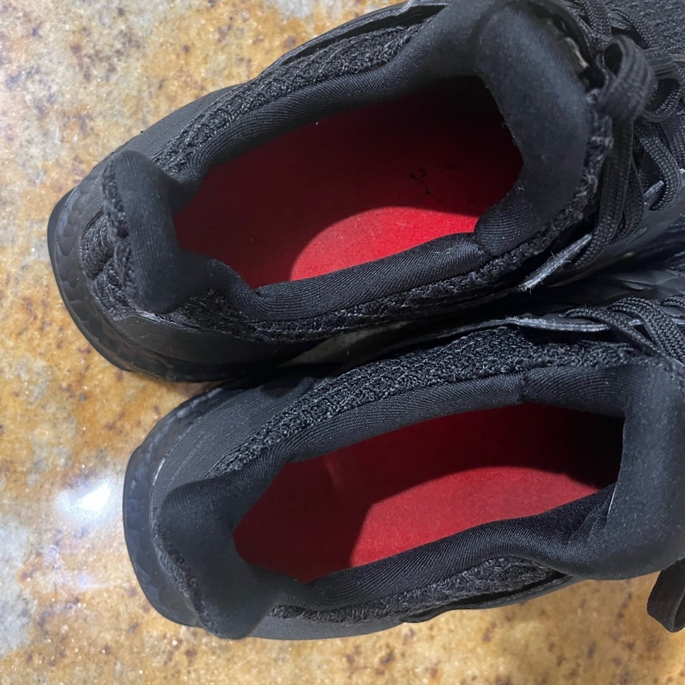 Adidas Ultraboost size 8.5 - Picture 5 of 9